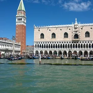 https://bb-in-venice-back-to-san-marco.hotelslidodijesolo.com