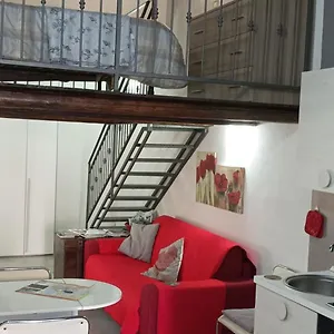 https://la-casetta-di-marta-ai-quattro-canti-di-giusi.palermohotels.org